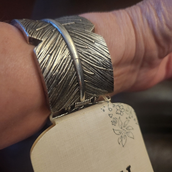 Mudd Silvertone Textured Cuff Bracelet - Picture 4 of 5
